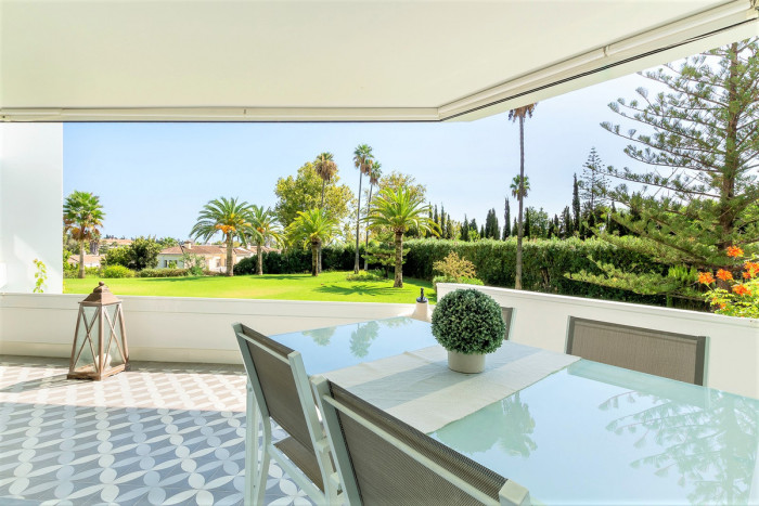 Qlistings - Modern Penthouse Apartment in Cancelada, Costa del Sol Property Thumbnail